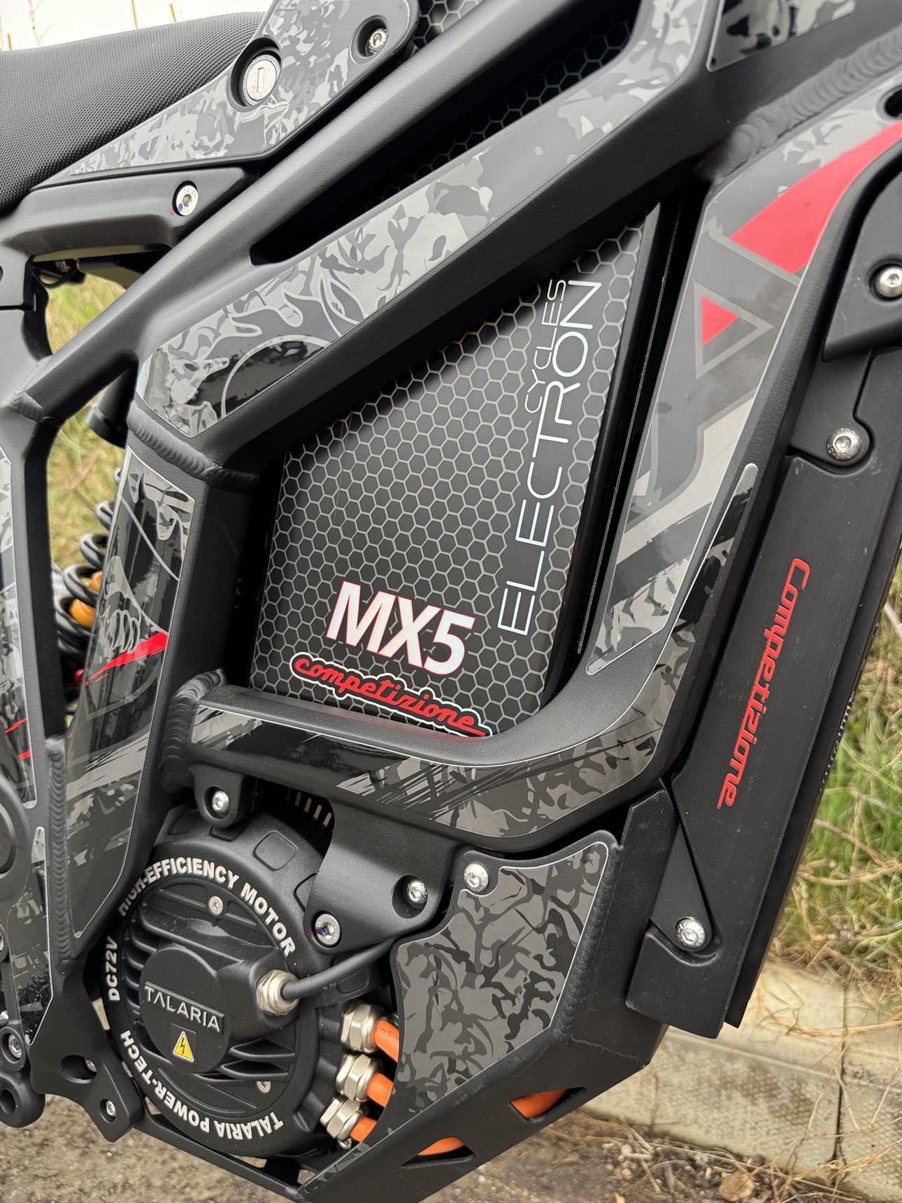 4_fb1e4e54-a52c-4e4e-816b-50ec3b1a95b0 - Surron Off Road USA