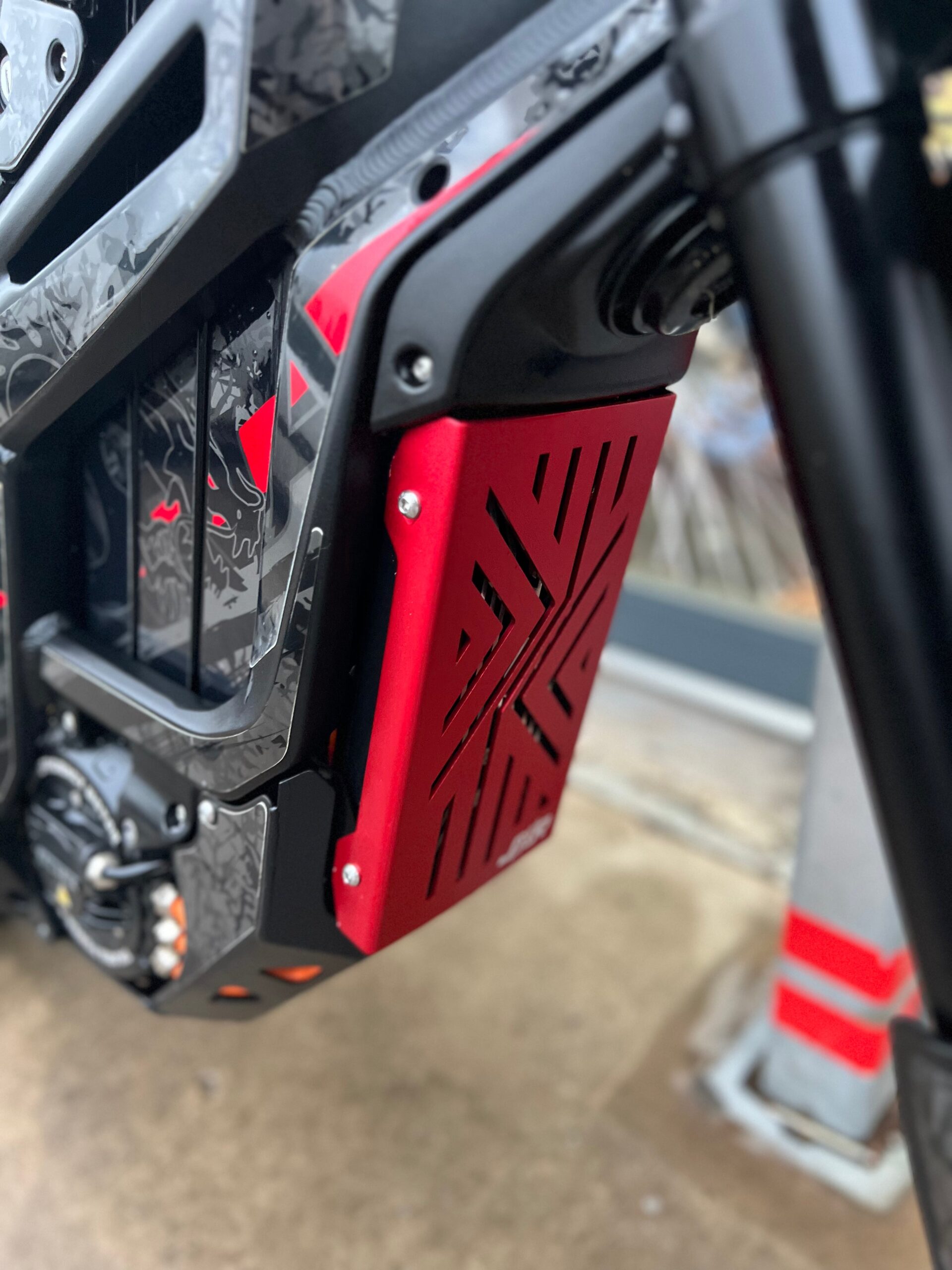 FullSizeRender_e18f95cd-9f13-4ec5-bf6a-7ada01bfa0f6 - Surron Off Road USA