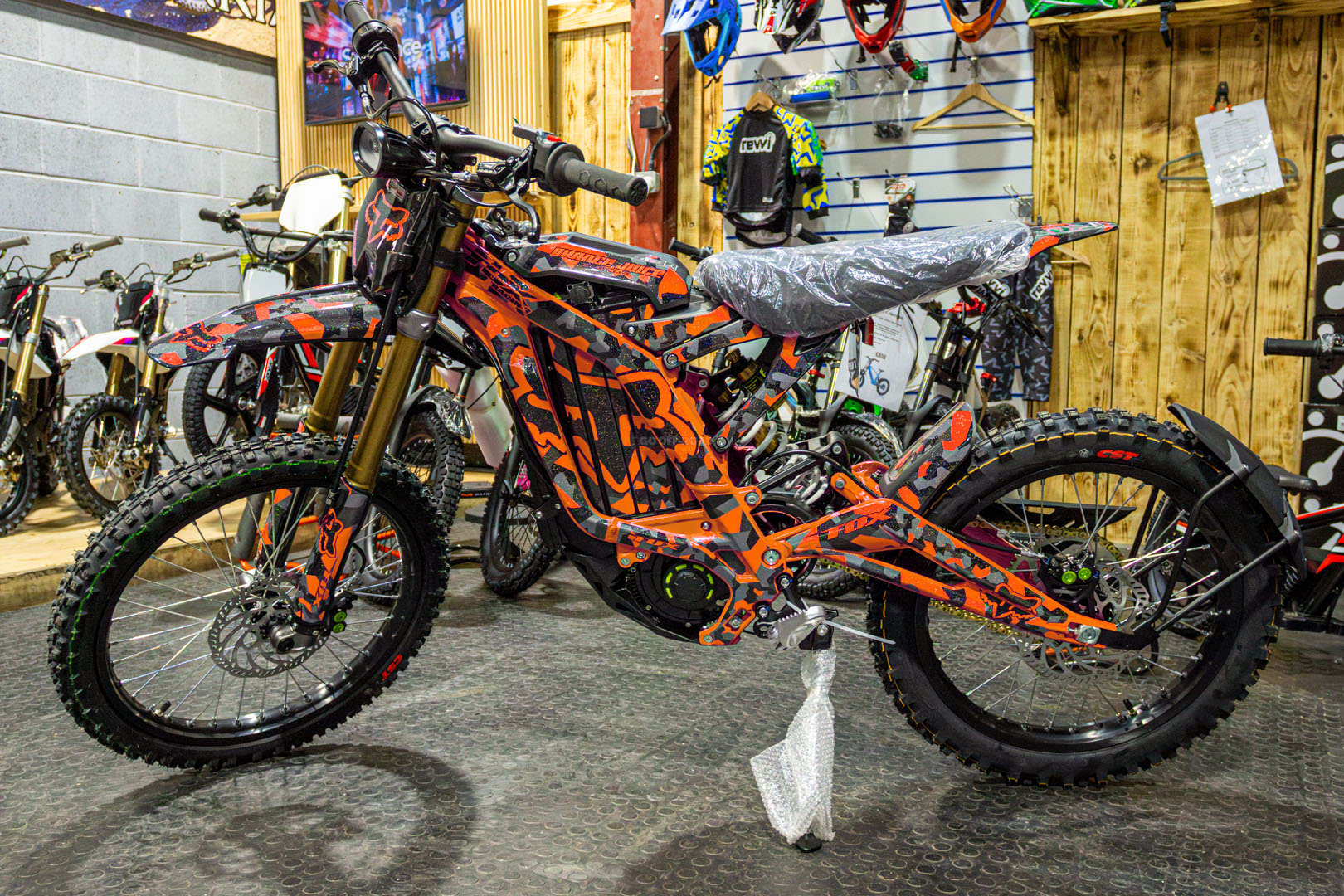 OrangeFOXLBX - Surron Off Road USA